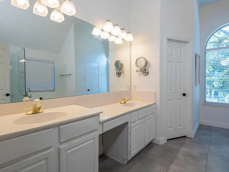 2707 Whitby Ln — Photo 11