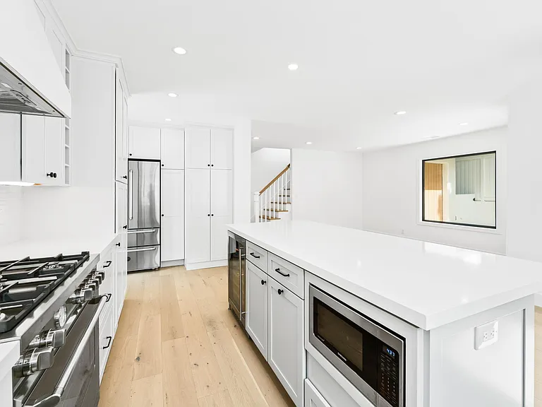 2404 N Poinsettia Ave — Photo 15