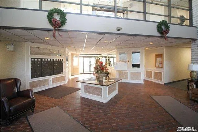 2 bed, 2.0 bath, 1000 sqft, $4,000 — Photo 2