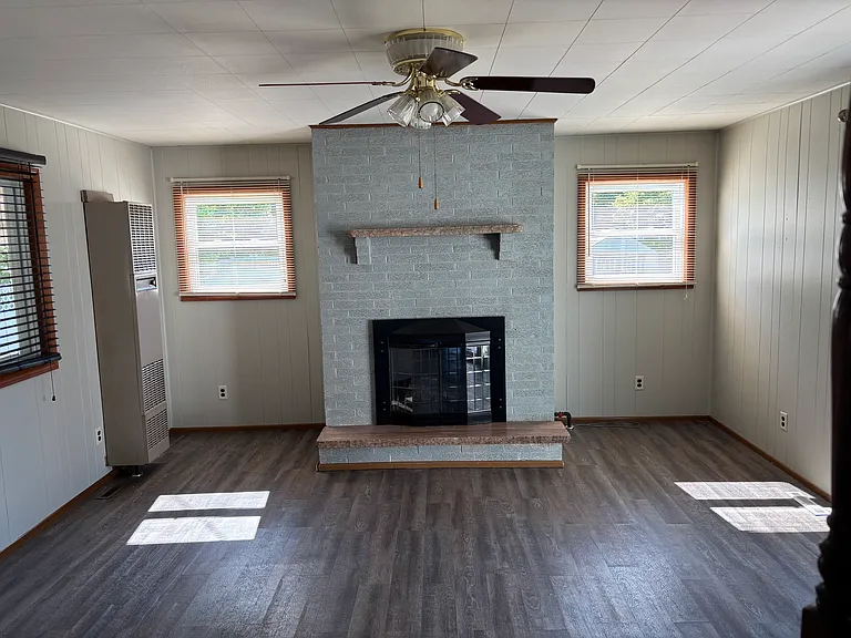 1140 Maple Ave — Photo 8