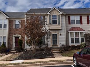 6886 Ridge Water Ct, Centreville, VA 20121