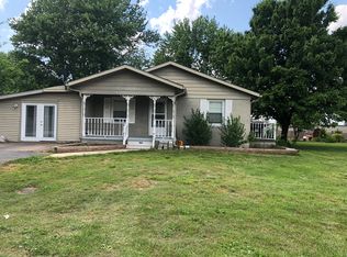 3 Parkview Dr, La Center, KY 42056