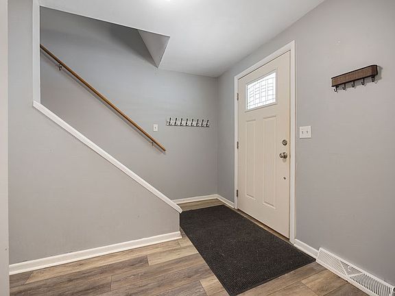5th image of 5250 Longridge Rd