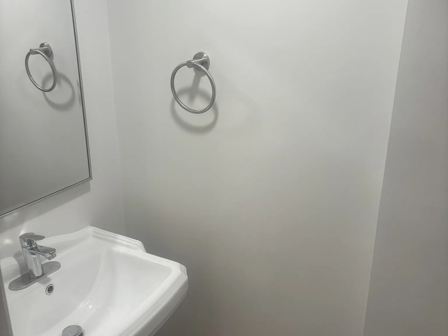 3 bed, 1.5 bath, 994 sqft, $3,000 — Photo 4