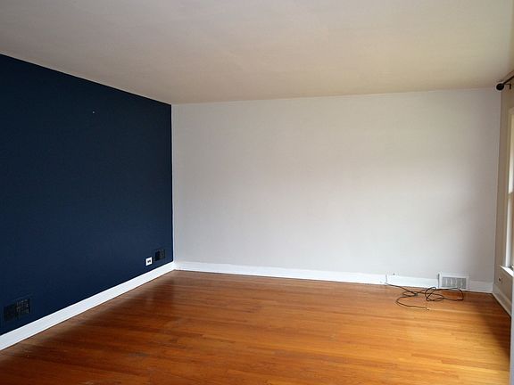4th image of 10004 S Fairfield Ave