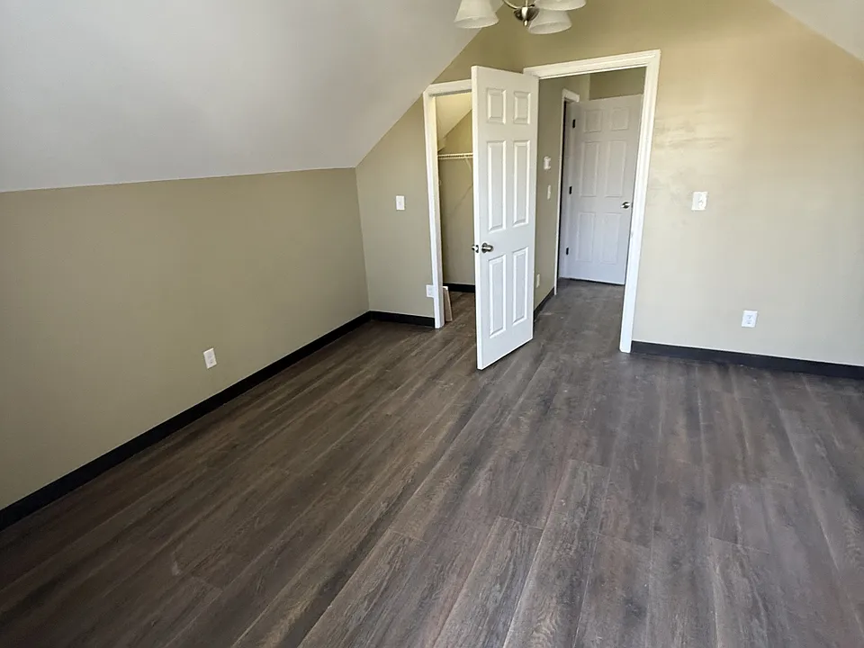 27 S Tuxedo St #8