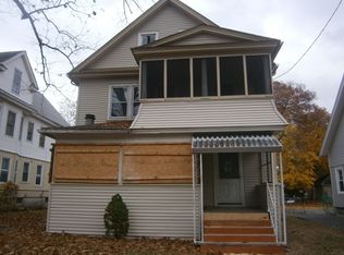 29 Gordon St, Springfield, MA 01108