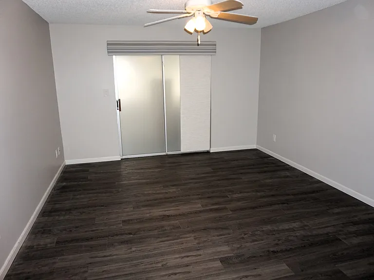 10603 Leafy Way — Photo 15