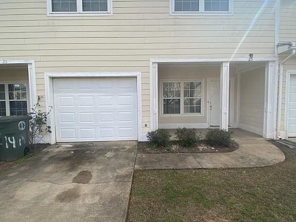 2nd image of 25 Courtyard Way