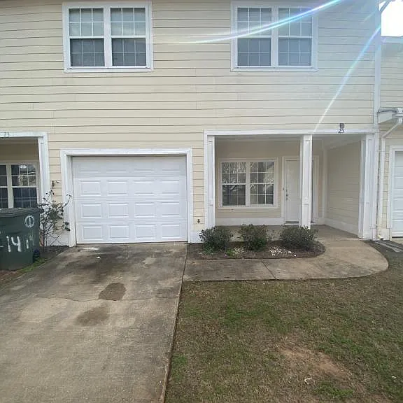 25 Courtyard Way — Photo 2