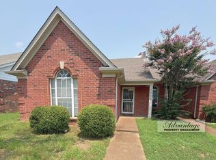 6888 Wrigley Dr, Cordova, TN 38018
