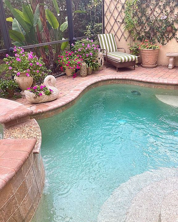 Lanai Pool & Spa