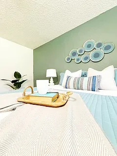 450 NE Riverhill Dr — Photo 41