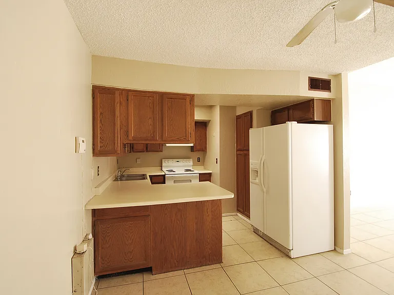216 Cutlass Dr #B — Photo 9