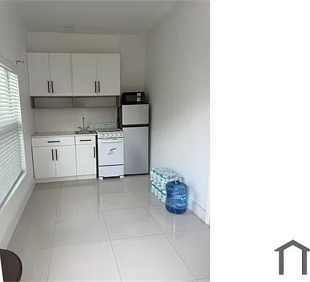 1020 Francis St — Photo 4