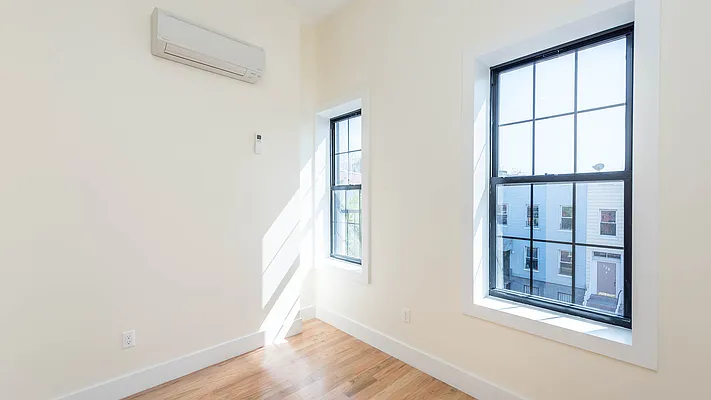 Rented by Nooklyn NYC LLC | media 11