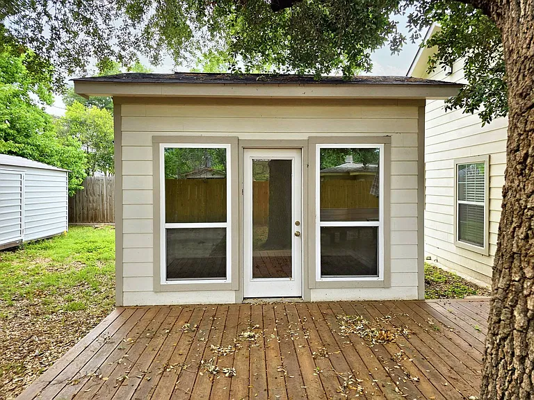 1446 Curtin St — Photo 25
