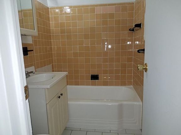 5th image of 43 Amberson Ave APT 5E