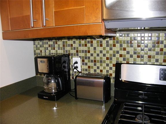 4th image of 519 Edgewood Dr