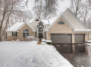 3107 Hunters Way, Pinckney, MI 48169