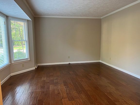 3rd image of 155 Gatewood Dr