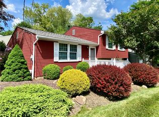 150 Thunderwood Dr, Bethel Park, PA 15102