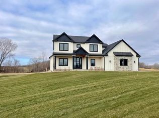 7405 Skylark Ln NW, Rochester, MN 55901