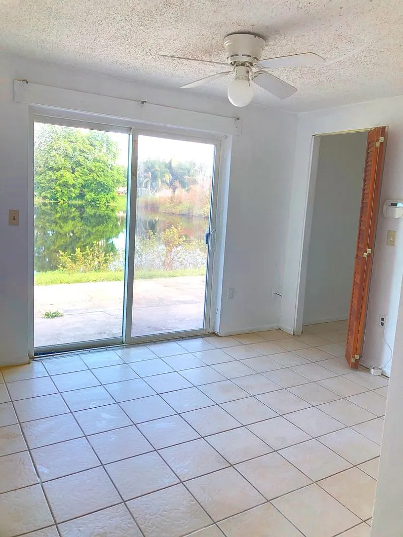 Water Front 3 bedroom duplex — Photo 3