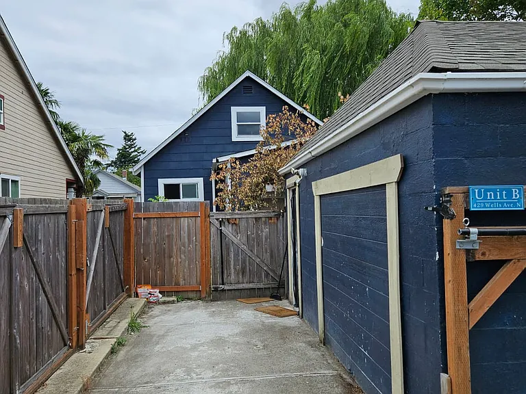 429 Wells Ave N #B — Photo 12