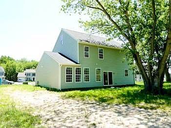 3rd image of 115 Hershey Ct