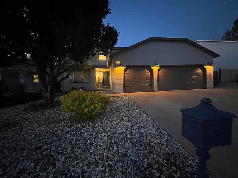 Loma Verde Dr — Photo 15