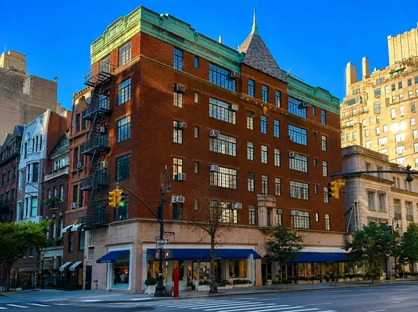 872 Madison Avenue image 1 of 10