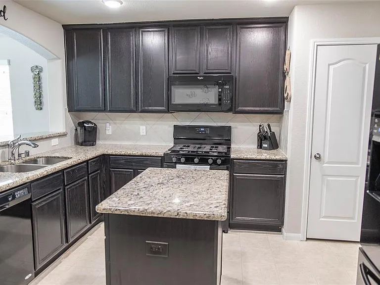 5135 Misty Ln — Photo 8