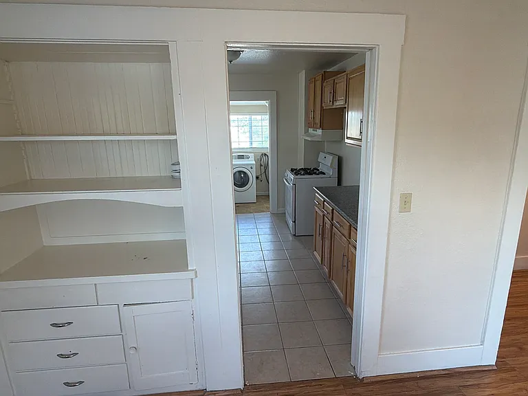 51 E 6th St #1 — Photo 5