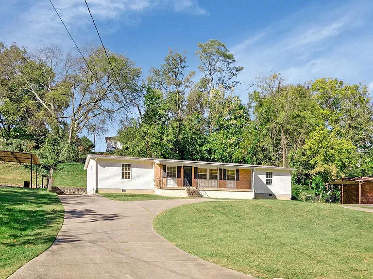 4857 Torbay Dr — Photo 3