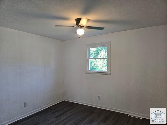 4th image of 588 Clearview Dr