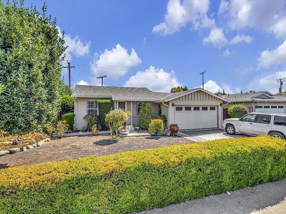 1st image of 2235 Amethyst Dr