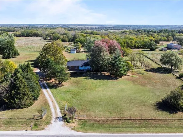 28431 Woodland Rd, Paola, KS 66071