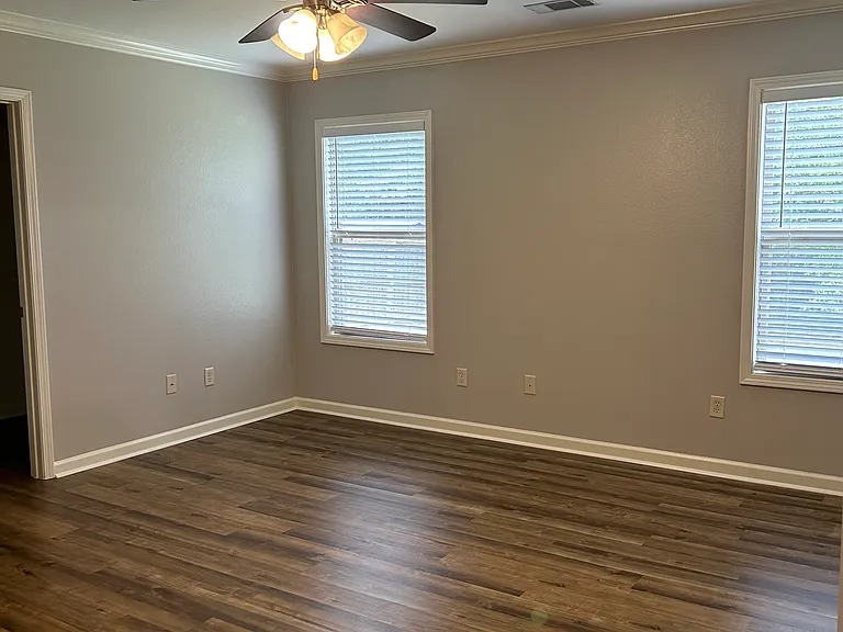 267 Creek View Dr — Photo 4