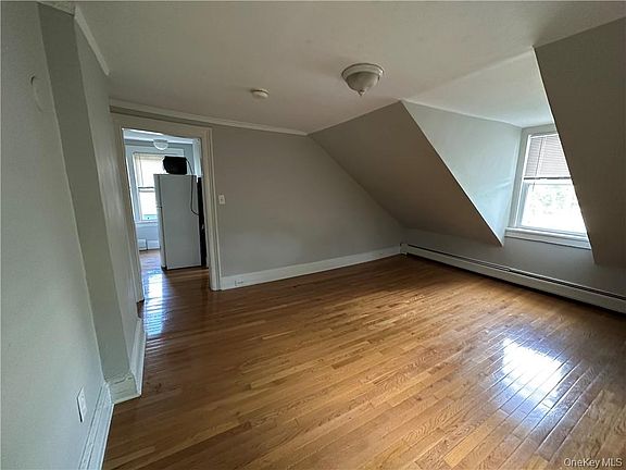 4th image of 10 Prospect St