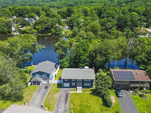3rd image of 36 Lakewood Road