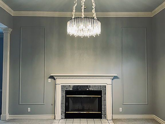 2nd living w/fireplace