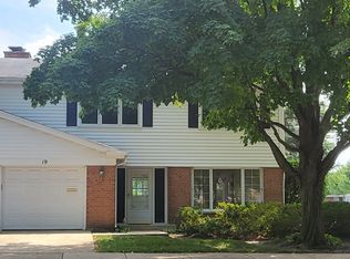 19 S Regency Ct W, Arlington Heights, IL