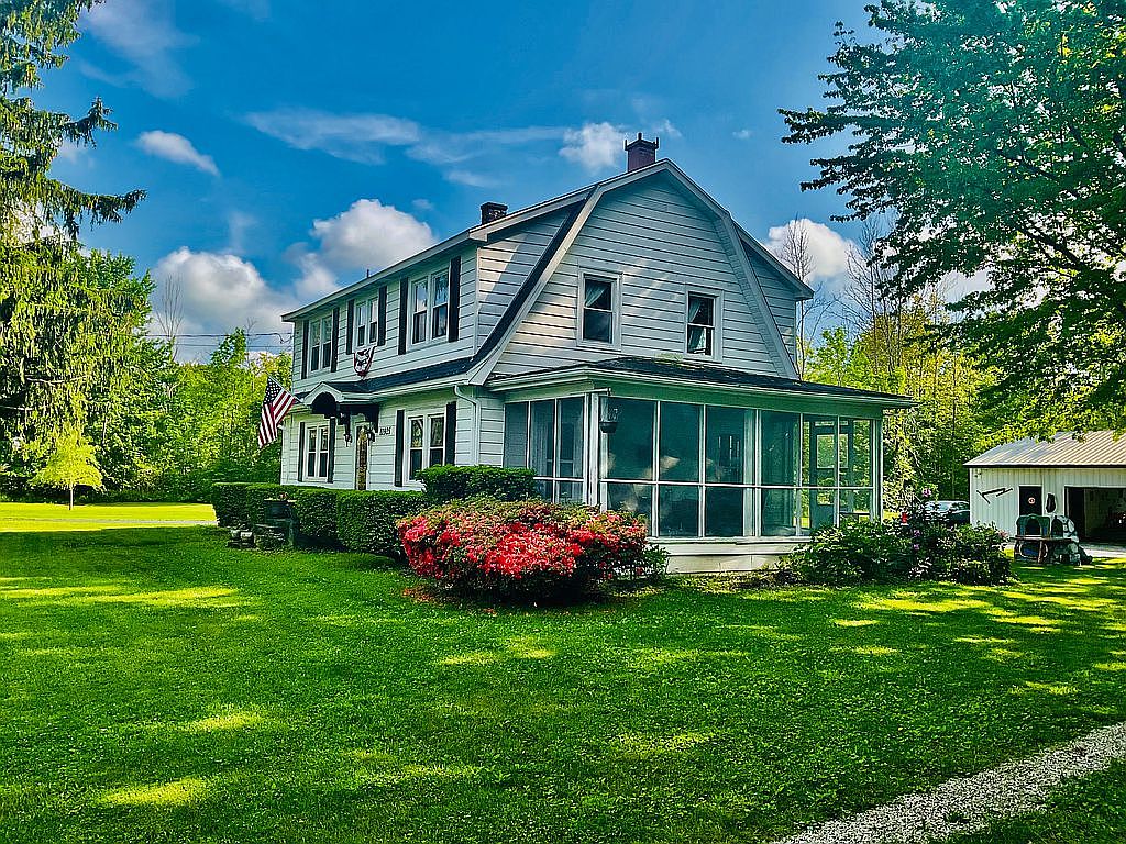 11925 Old Main Rd, Silver Creek, NY 14136 | Zillow