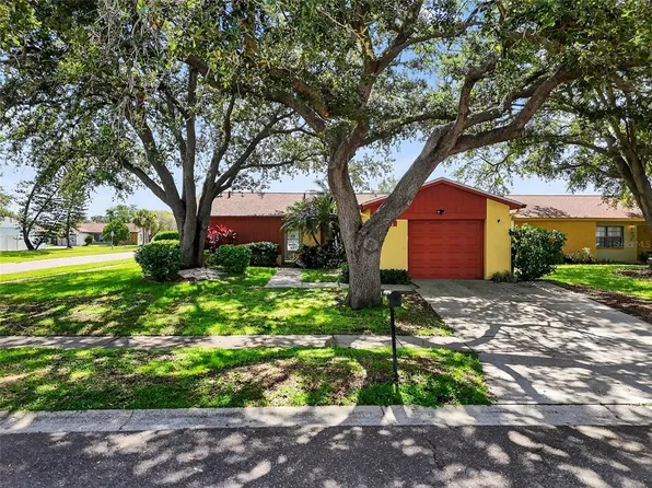 907 Old Field Dr, Brandon, FL 33511