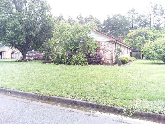 2nd image of 1120 Rollingwood Arch