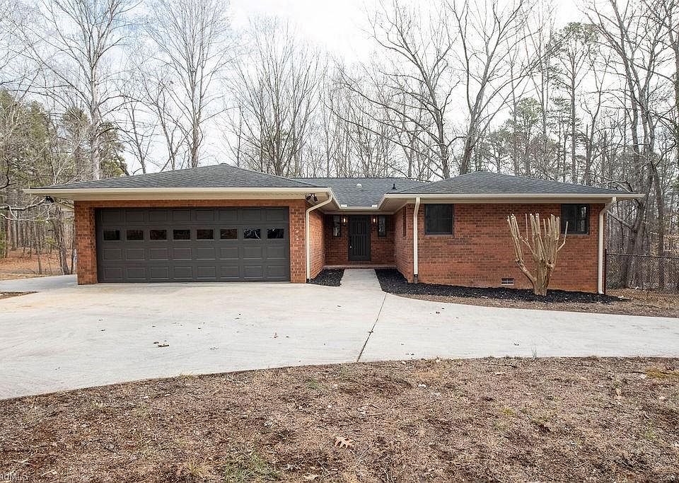 1st image of 627 Beech Dr