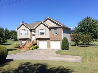 204 Tucker Hollow Rd, Calhoun, GA 30701