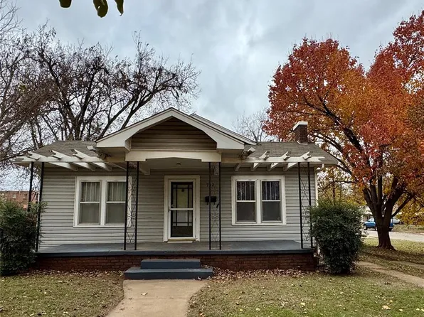 702 S 8th St, Chickasha, OK 73018