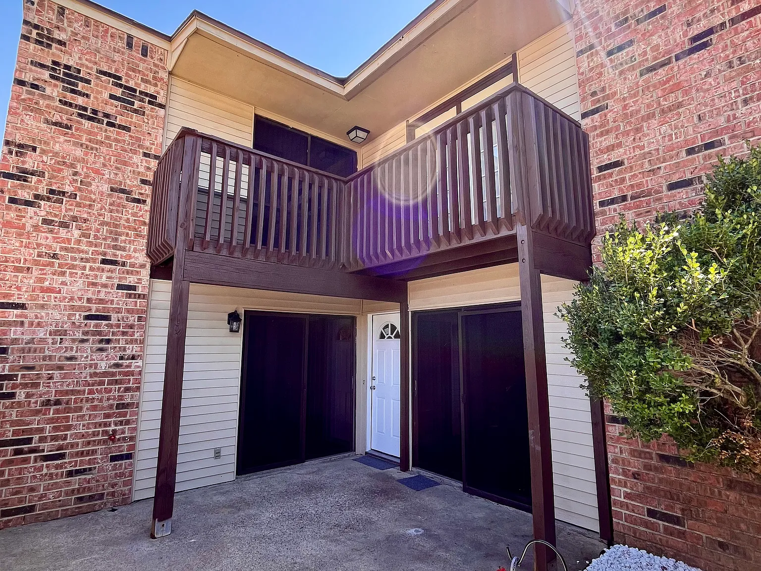 2 bed, 1.5 bath, $1,195 — Photo 2